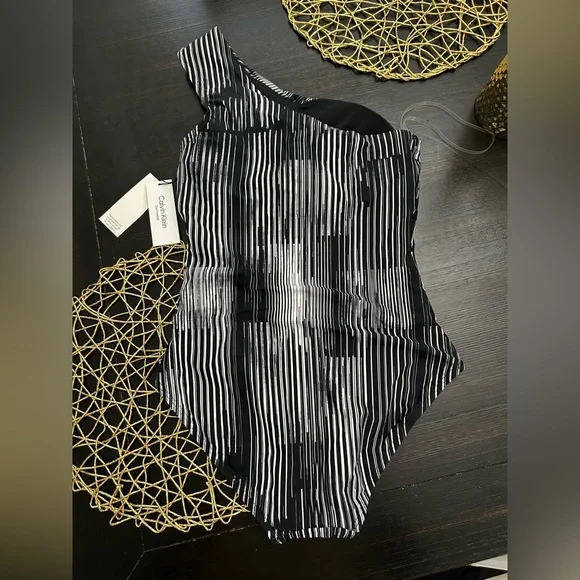 Calvin Klein Standard Shoulder Strap Starburst Pleating One Piece Swimsuit 10 - Picture 6 of 8